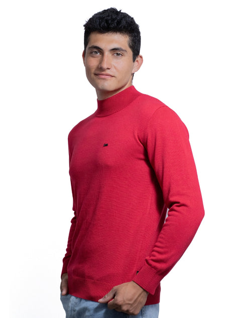 Suéter rojo con cuello alto para caballero marca LEE.